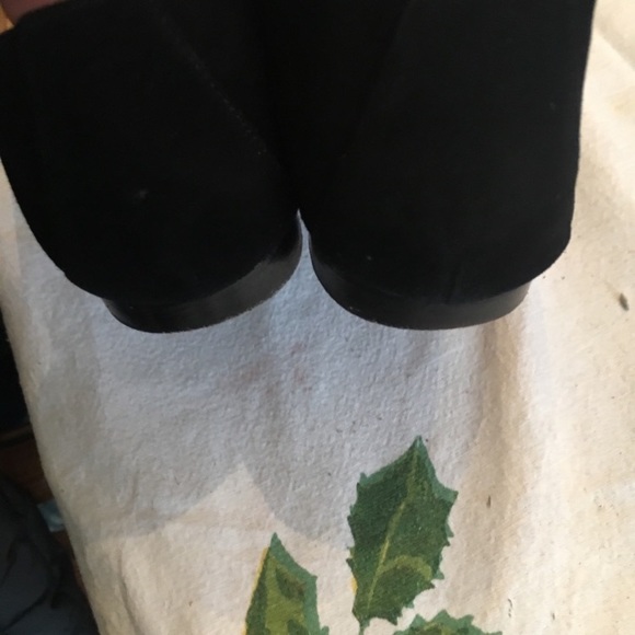 Manolo Black suede shoes - Picture 7 of 7